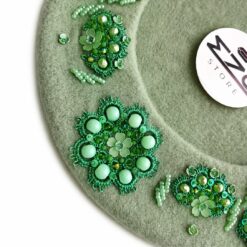 Beretă handmade verde salvie din lână 100% – EZO
