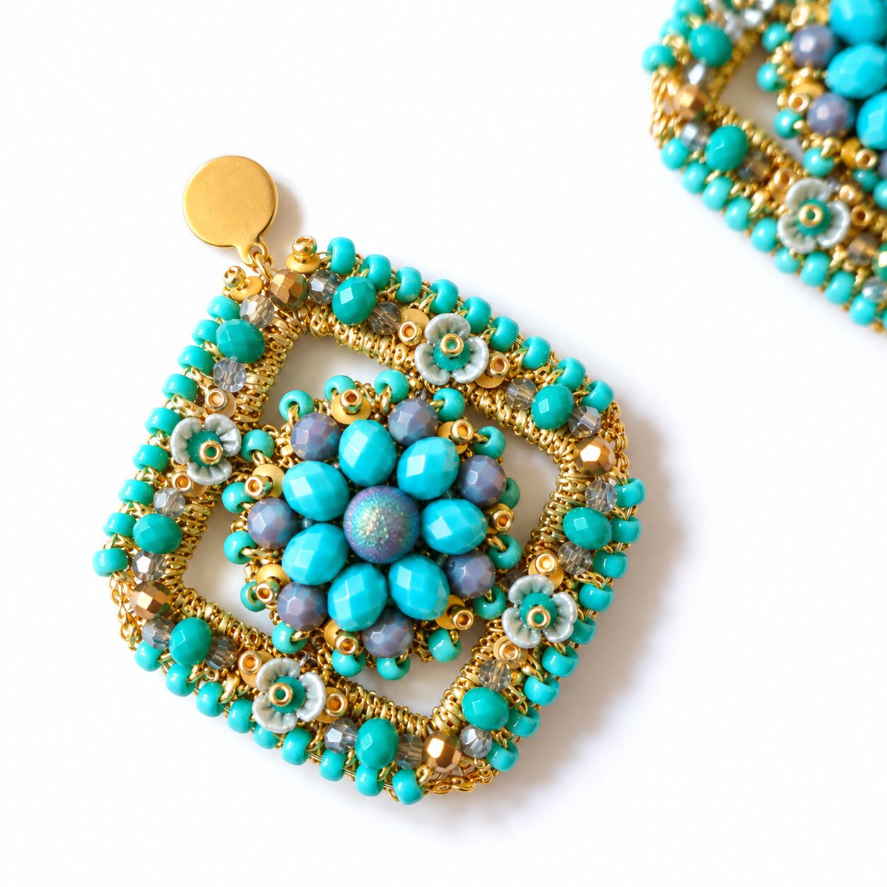 Cercei Turquoise Bloom – croșetați cu cristale și accente florale - imagine 4